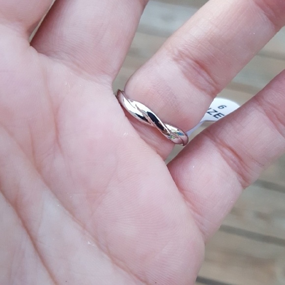 °•○LAST ONE○•° Yellow Gold Double Infinity Band - Picture 4 of 5